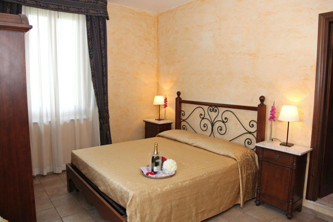 Villa Kappa Tivoli Zimmer foto